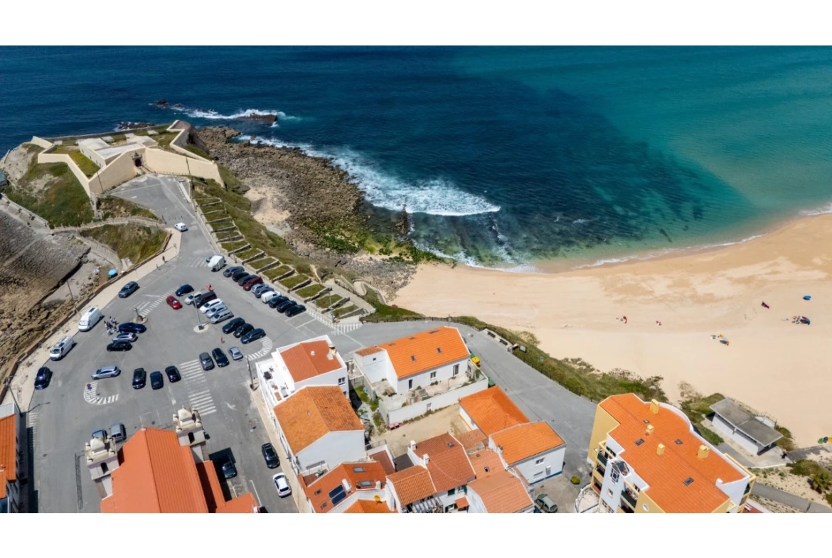 Oportunidade Única na Primeira Linha de Mar – Praia da Consolação