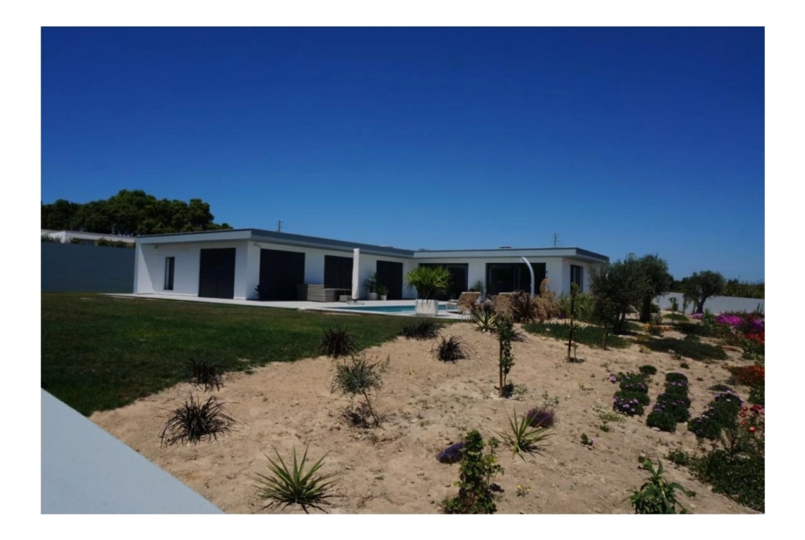 Excelente Moradia Térrea com Piscina no Bombarral!