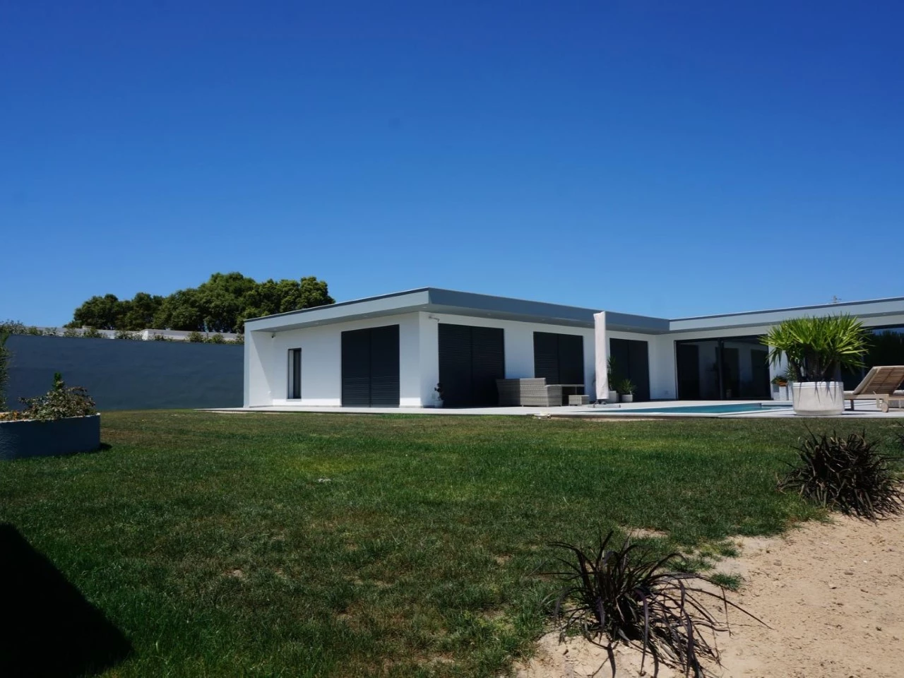 ID6923a601-0000-0500-0000-0000167db2e2.JPG Excelente Moradia Térrea com Piscina no Bombarral!