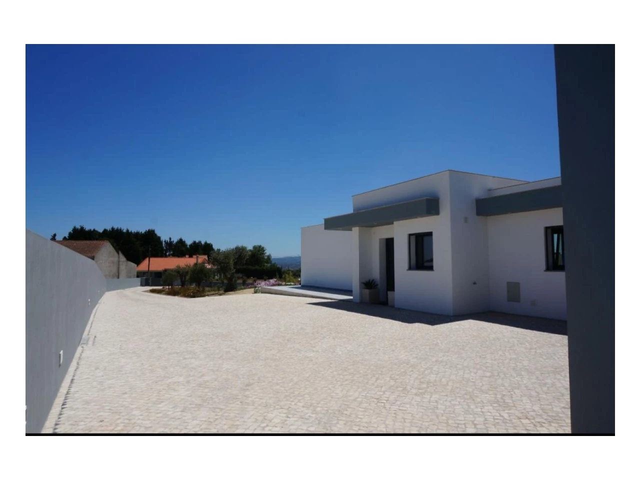 ID6923a601-0000-0500-0000-0000167db2e4.JPG Excelente Moradia Térrea com Piscina no Bombarral!