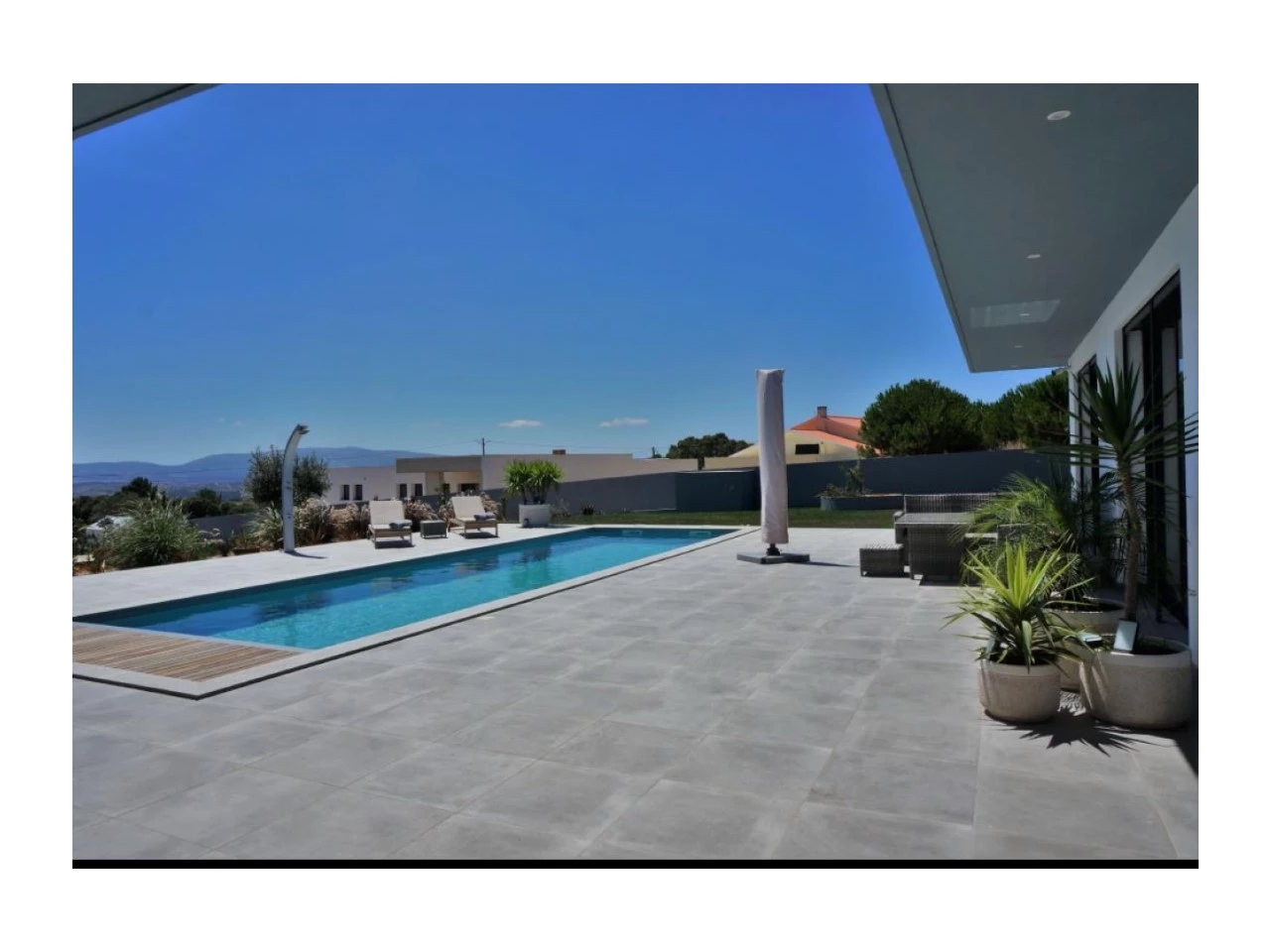 ID6923a601-0000-0500-0000-0000167db2e7.JPG Excelente Moradia Térrea com Piscina no Bombarral!