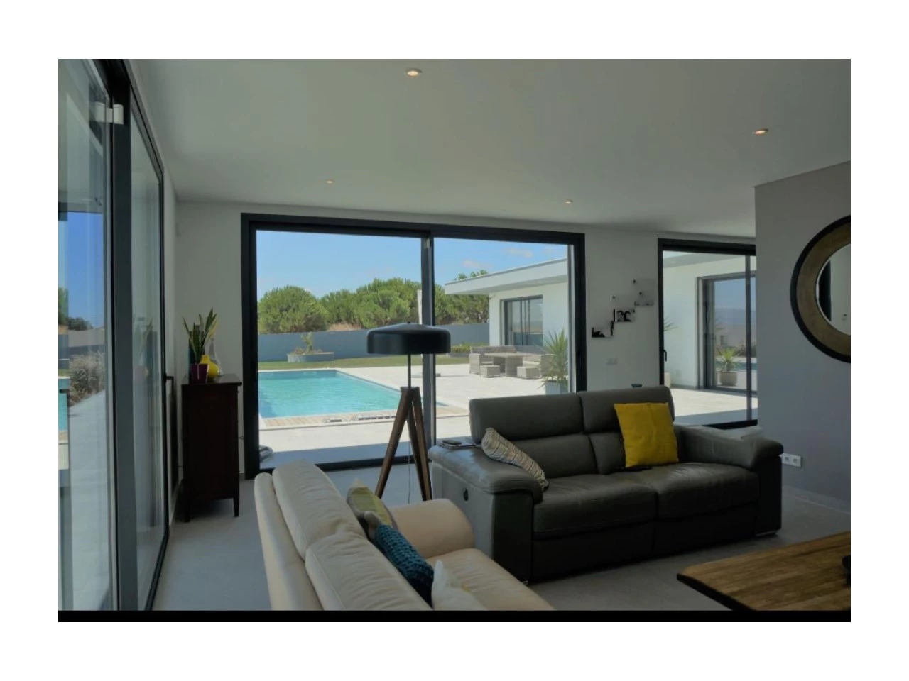 ID6923a601-0000-0500-0000-0000167db2ed.JPG Excelente Moradia Térrea com Piscina no Bombarral!