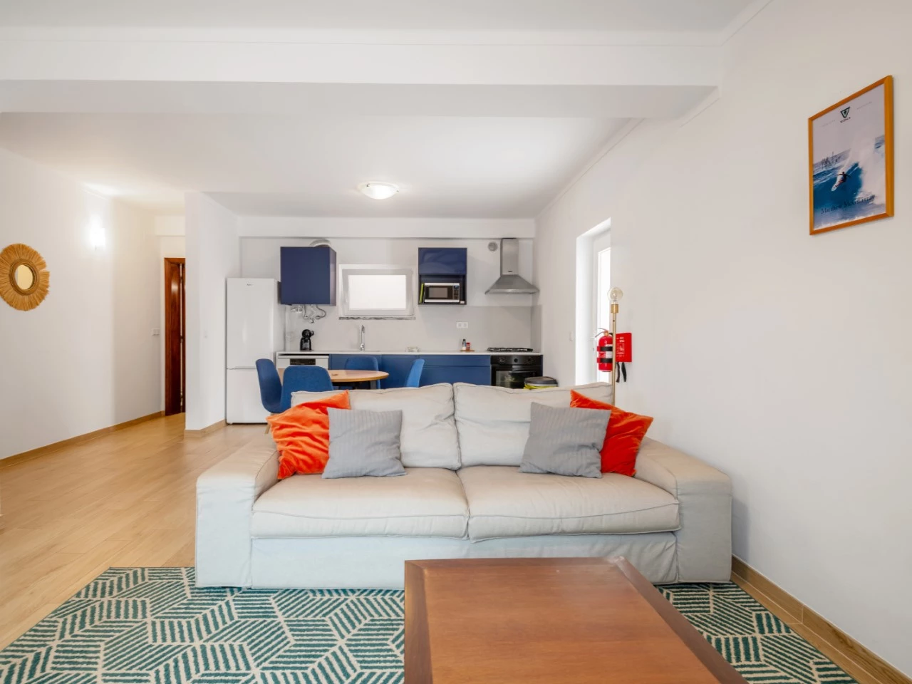 ID90107f01-0000-0500-0000-0000135dd5f8.jpg Moradia dividida em 4 apartamentos, ideal para alojamento local a 100m da praia