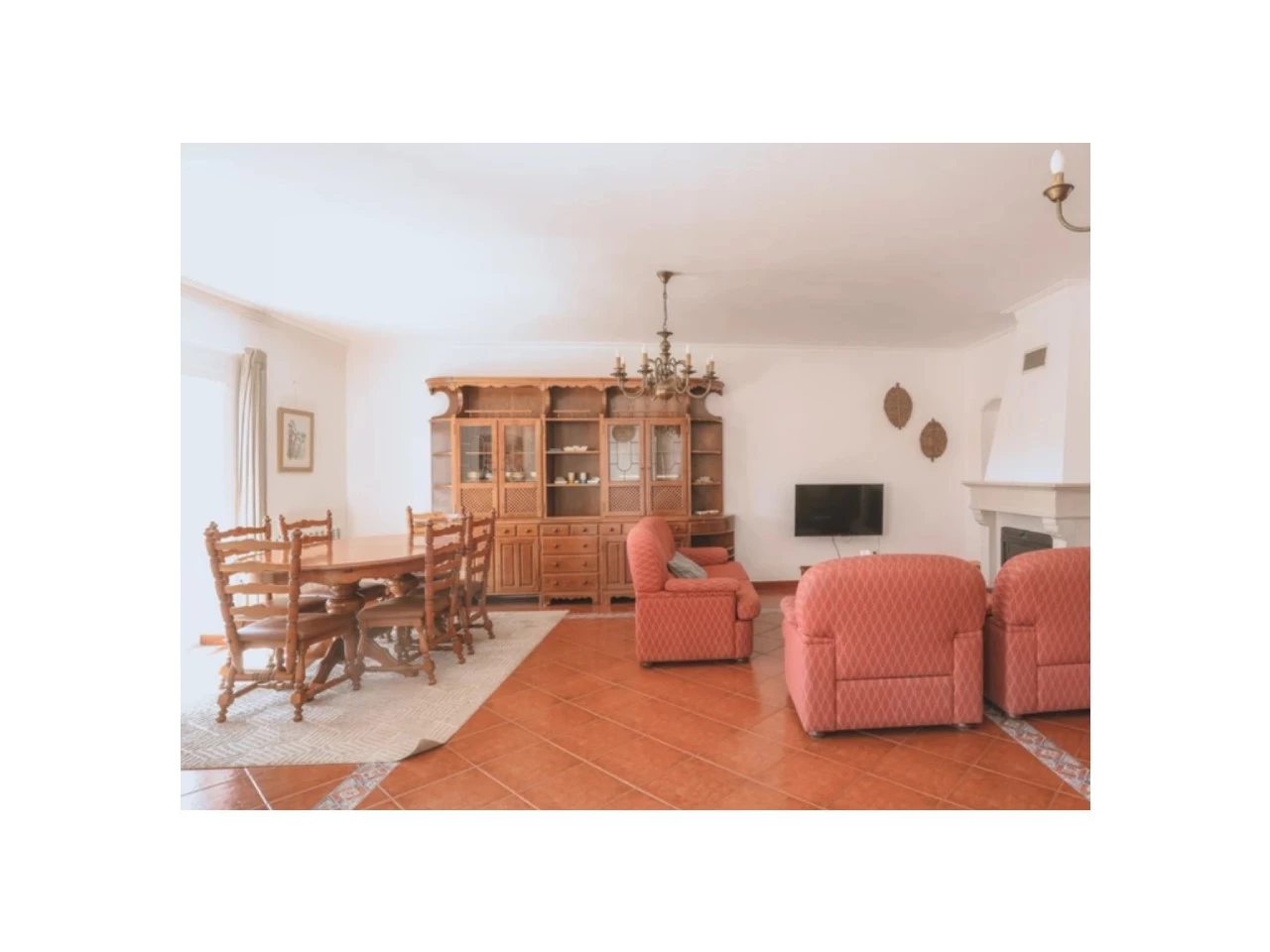 ID90107f01-0000-0500-0000-00001360303b.jpg Moradia dividida em 4 apartamentos, ideal para alojamento local a 100m da praia