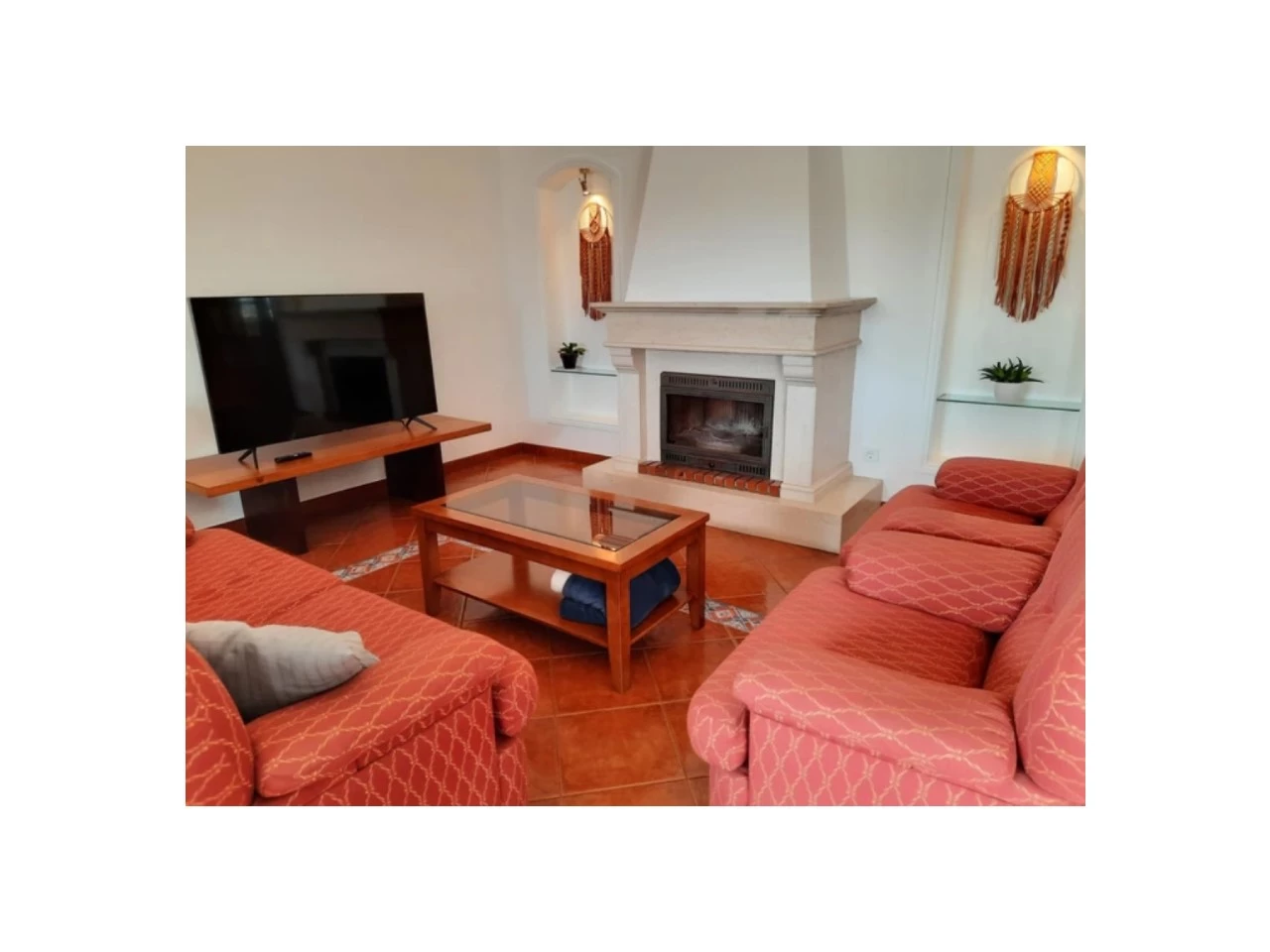 ID90107f01-0000-0500-0000-00001360303c.jpg Moradia dividida em 4 apartamentos, ideal para alojamento local a 100m da praia