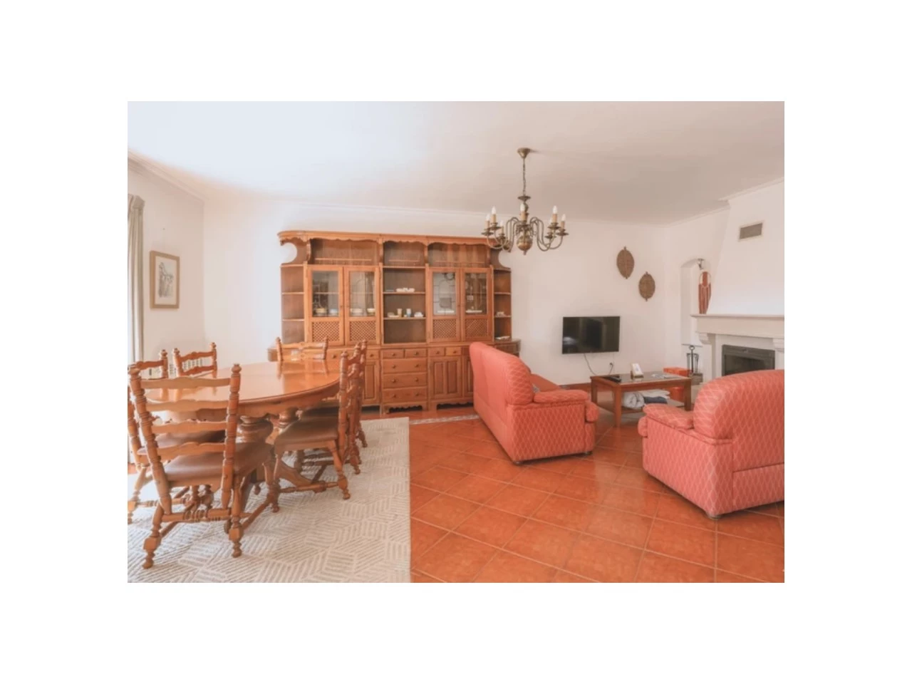 ID90107f01-0000-0500-0000-00001360303e.jpg Moradia dividida em 4 apartamentos, ideal para alojamento local a 100m da praia