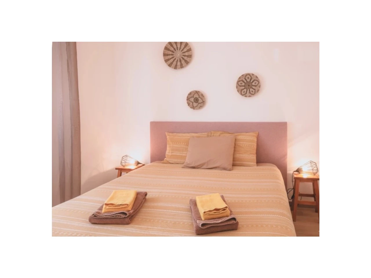 ID90107f01-0000-0500-0000-000013603047.jpg Moradia dividida em 4 apartamentos, ideal para alojamento local a 100m da praia