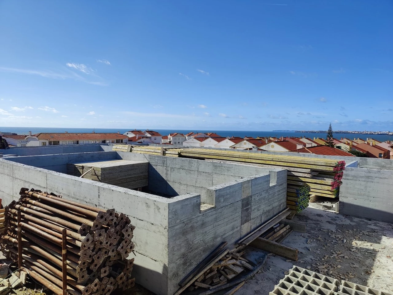 Apartamento de 2 quartos junto á praia dos Super Tubos