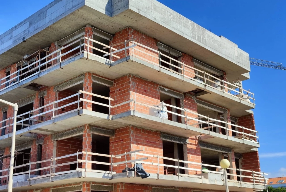 Apartamento de 2 quartos junto á praia dos Super Tubos