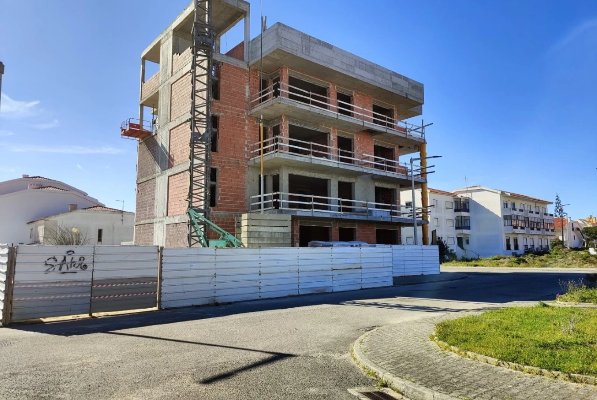 Apartamento de 2 quartos junto á praia dos Super Tubos