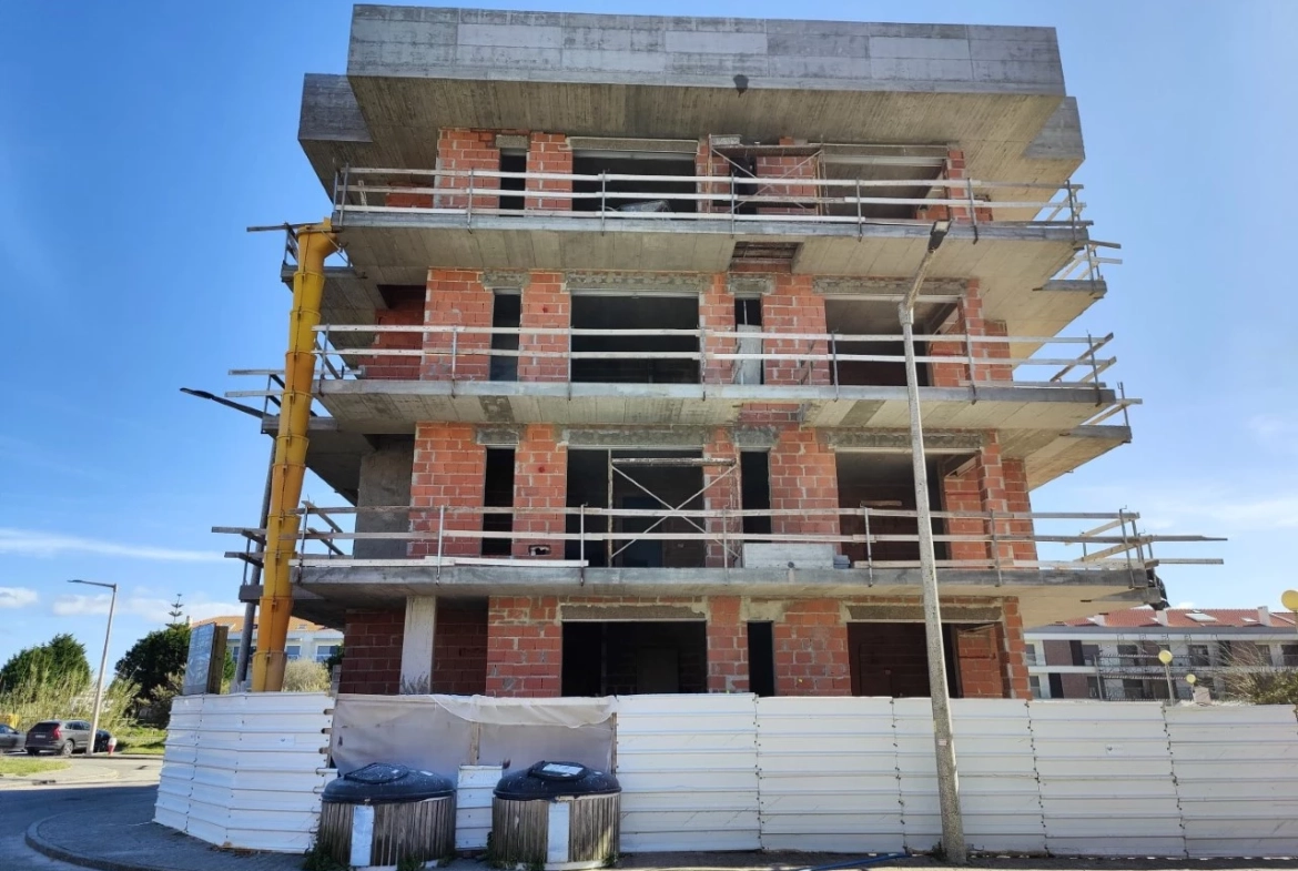 Apartamento de 2 quartos junto á praia dos Super Tubos
