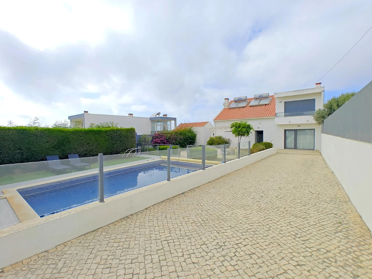 IDae53a601-0000-0500-0000-00001683d46c.jpg Excelente oportunidade: Imóvel de quatro apartamentos independentes junto a praia