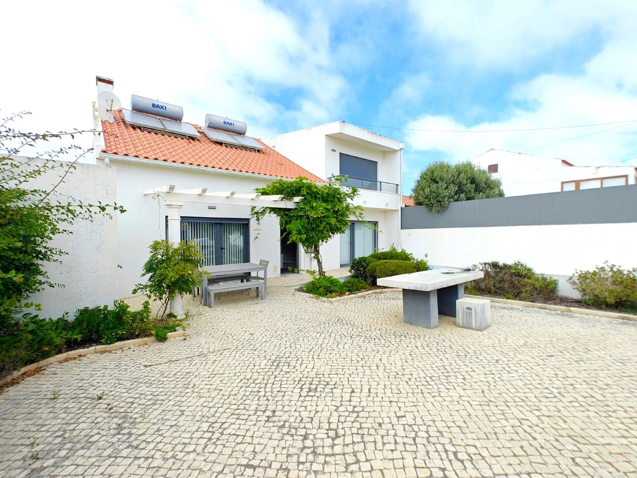 IDae53a601-0000-0500-0000-00001683d46d.jpg Excelente oportunidade: Imóvel de quatro apartamentos independentes junto a praia