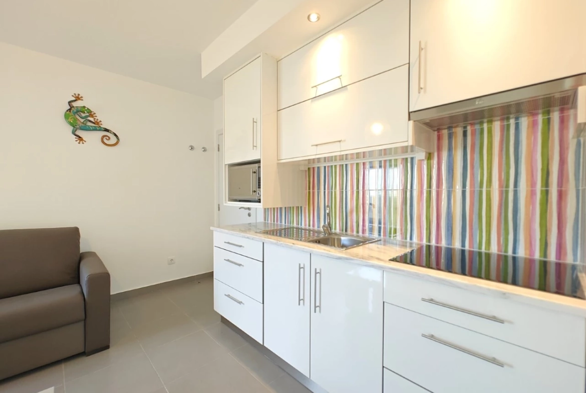 Excelente oportunidade: Imóvel de quatro apartamentos independentes junto a praia