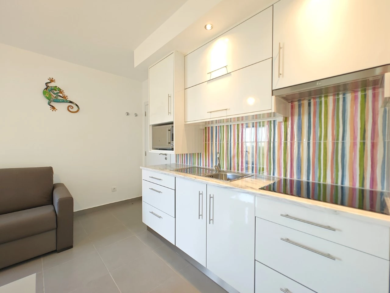 IDae53a601-0000-0500-0000-00001683d475.jpg Excelente oportunidade: Imóvel de quatro apartamentos independentes junto a praia
