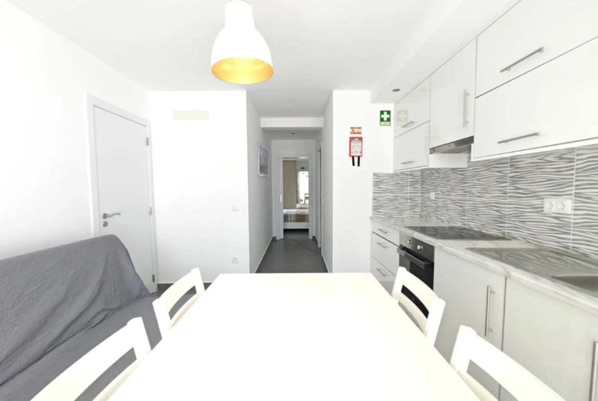 Excelente oportunidade: Imóvel de quatro apartamentos independentes junto a praia