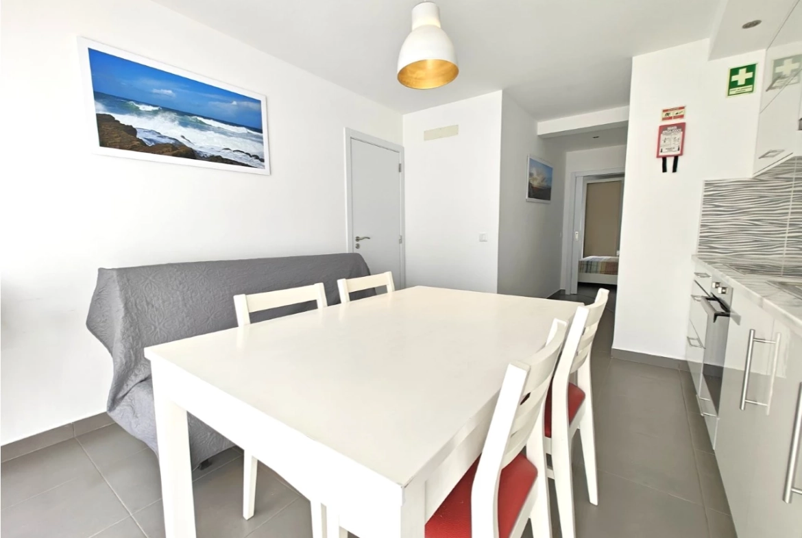 Excelente oportunidade: Imóvel de quatro apartamentos independentes junto a praia