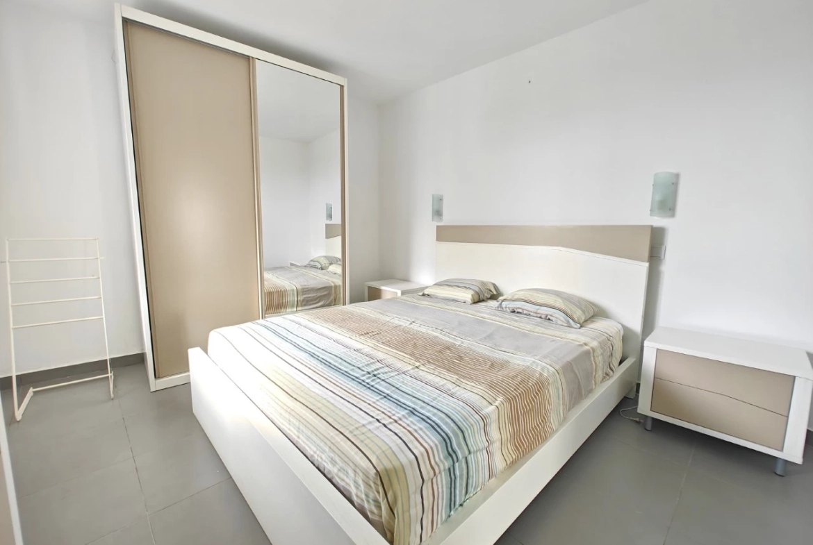Excelente oportunidade: Imóvel de quatro apartamentos independentes junto a praia