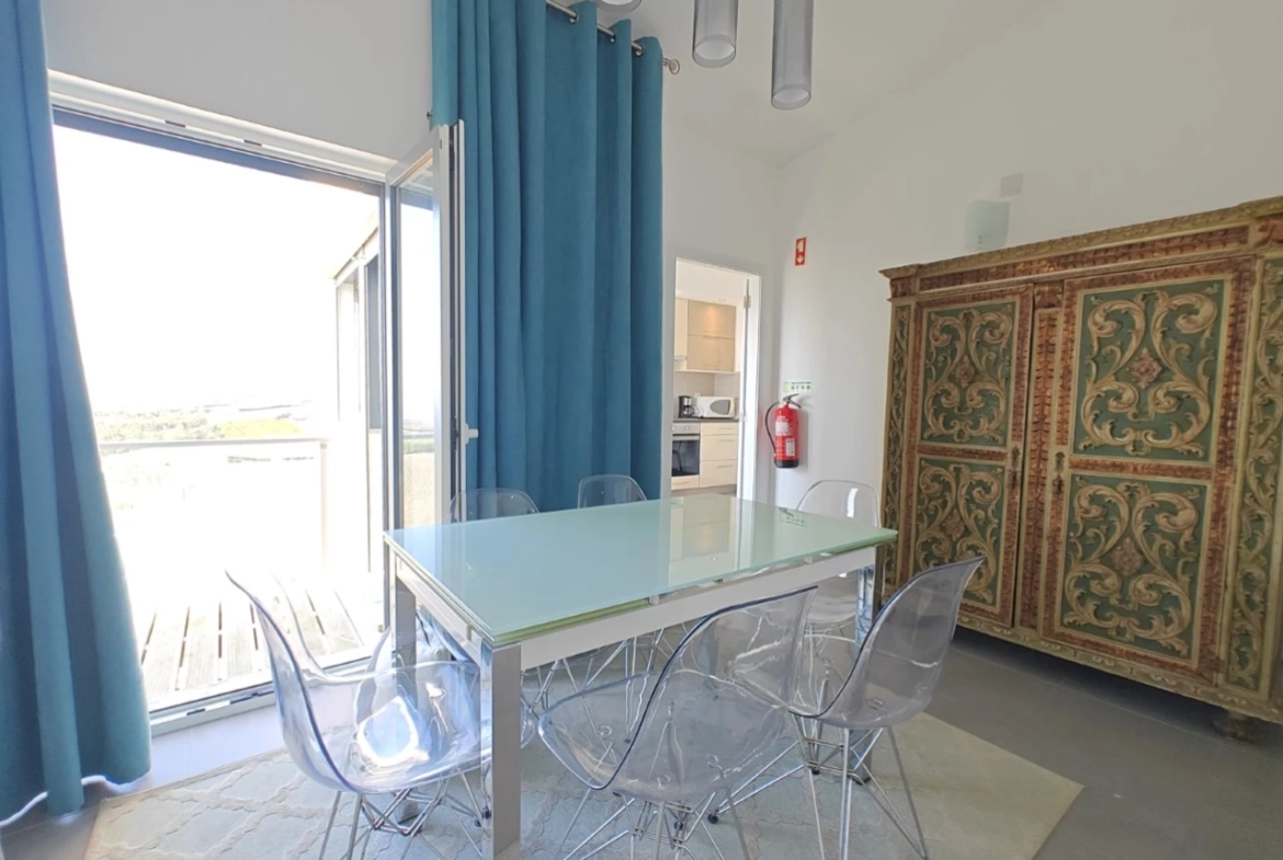 Excelente oportunidade: Imóvel de quatro apartamentos independentes junto a praia