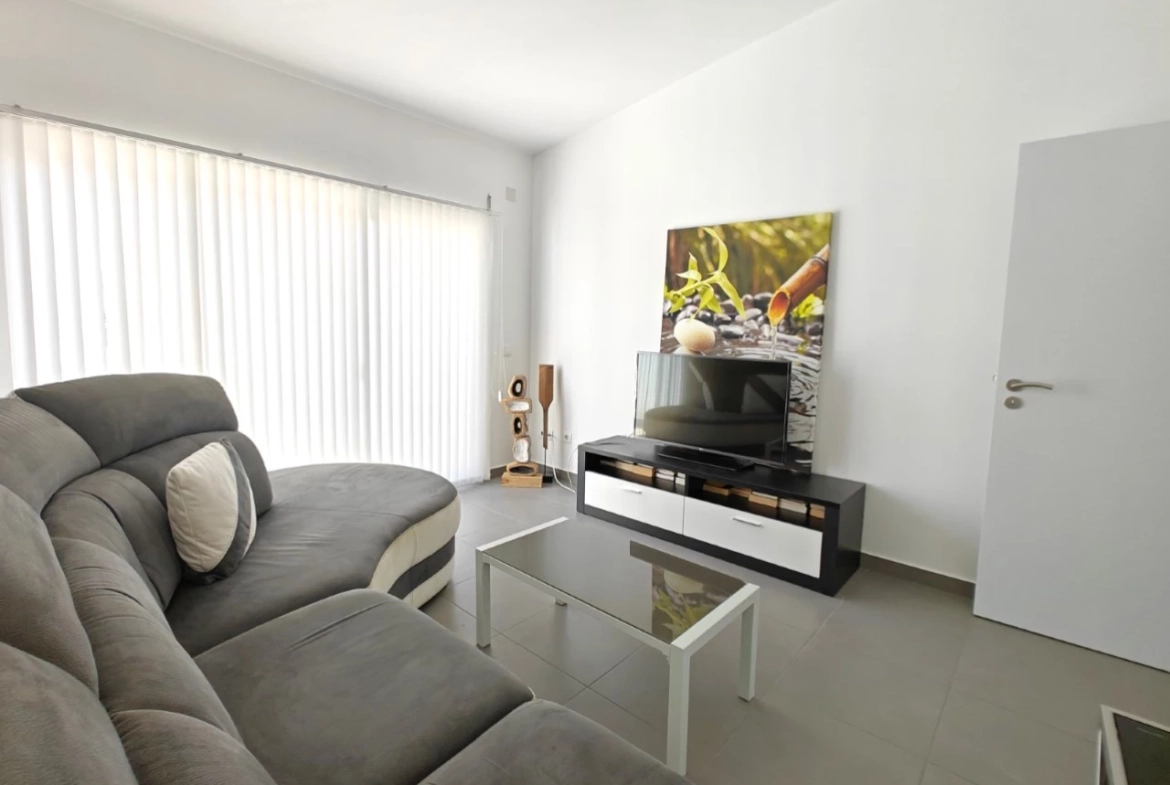 Excelente oportunidade: Imóvel de quatro apartamentos independentes junto a praia