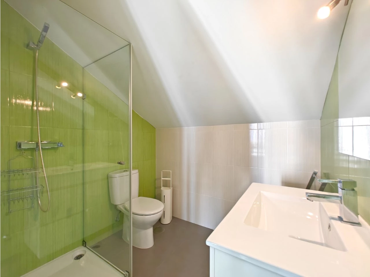 IDae53a601-0000-0500-0000-00001683d487.jpg Excelente oportunidade: Imóvel de quatro apartamentos independentes junto a praia