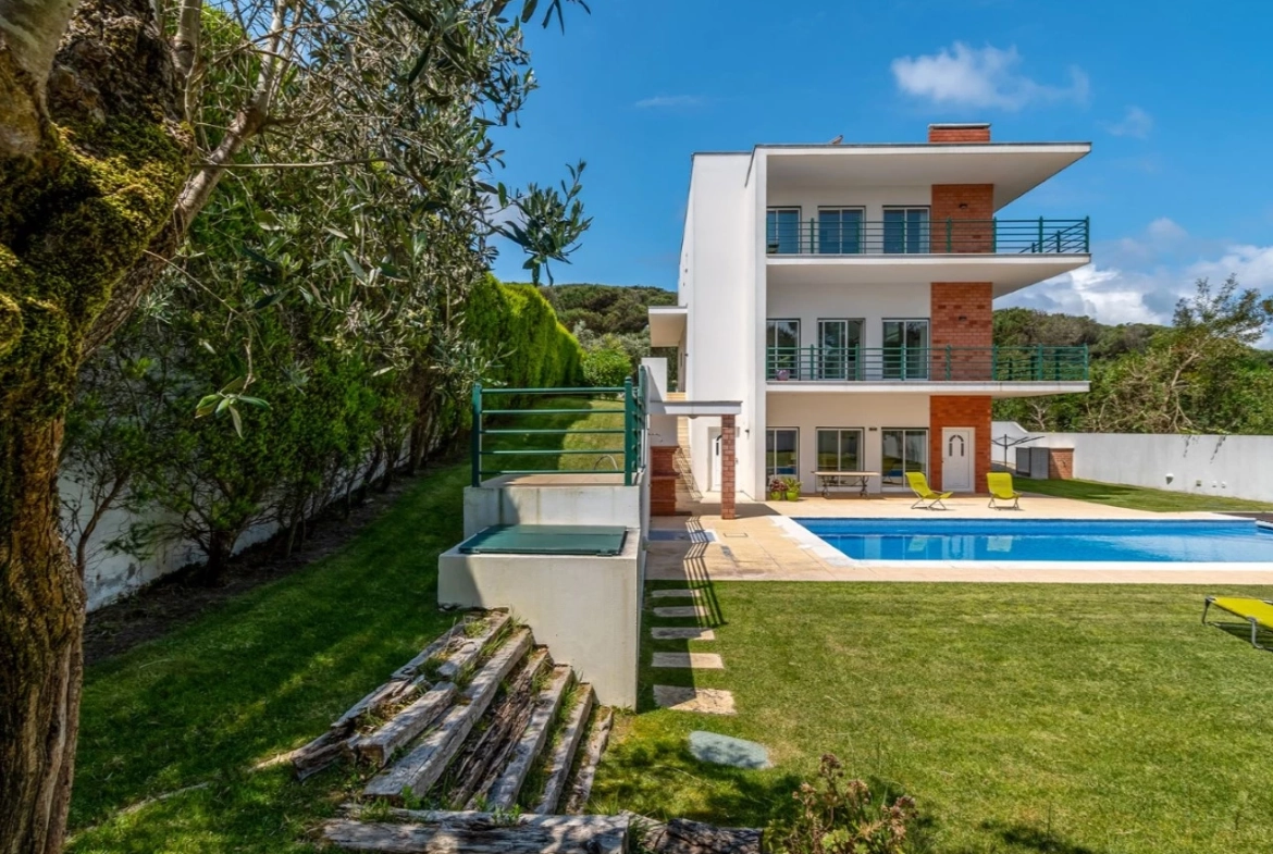 Moradia de Luxo com vista lagoa, praia e mar perto de vários campos de golfe