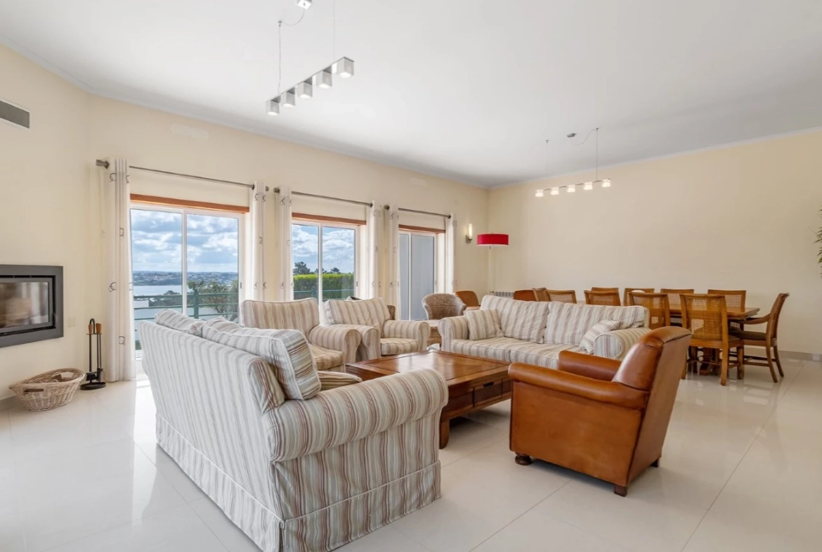 Moradia de Luxo com vista lagoa, praia e mar perto de vários campos de golfe