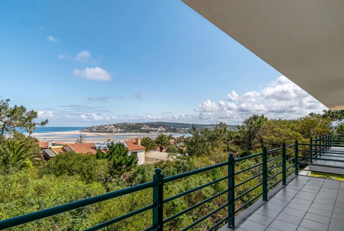 Moradia de Luxo com vista lagoa, praia e mar perto de vários campos de golfe