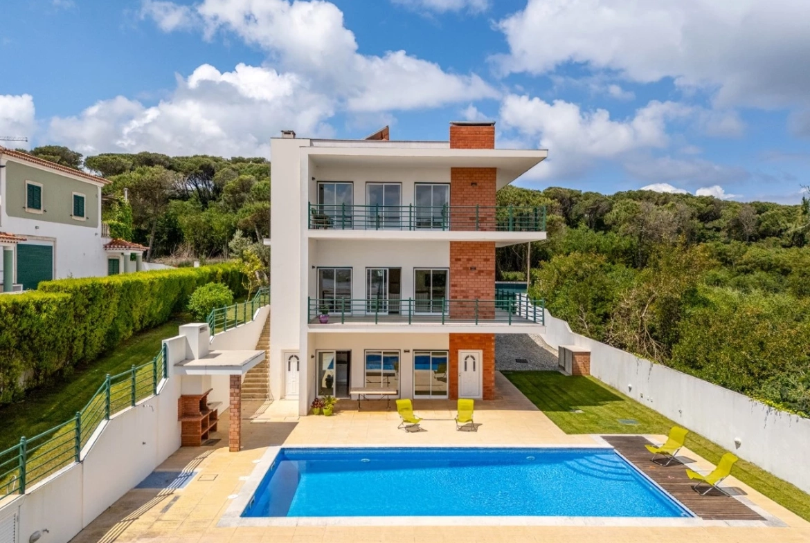 Moradia de Luxo com vista lagoa, praia e mar perto de vários campos de golfe