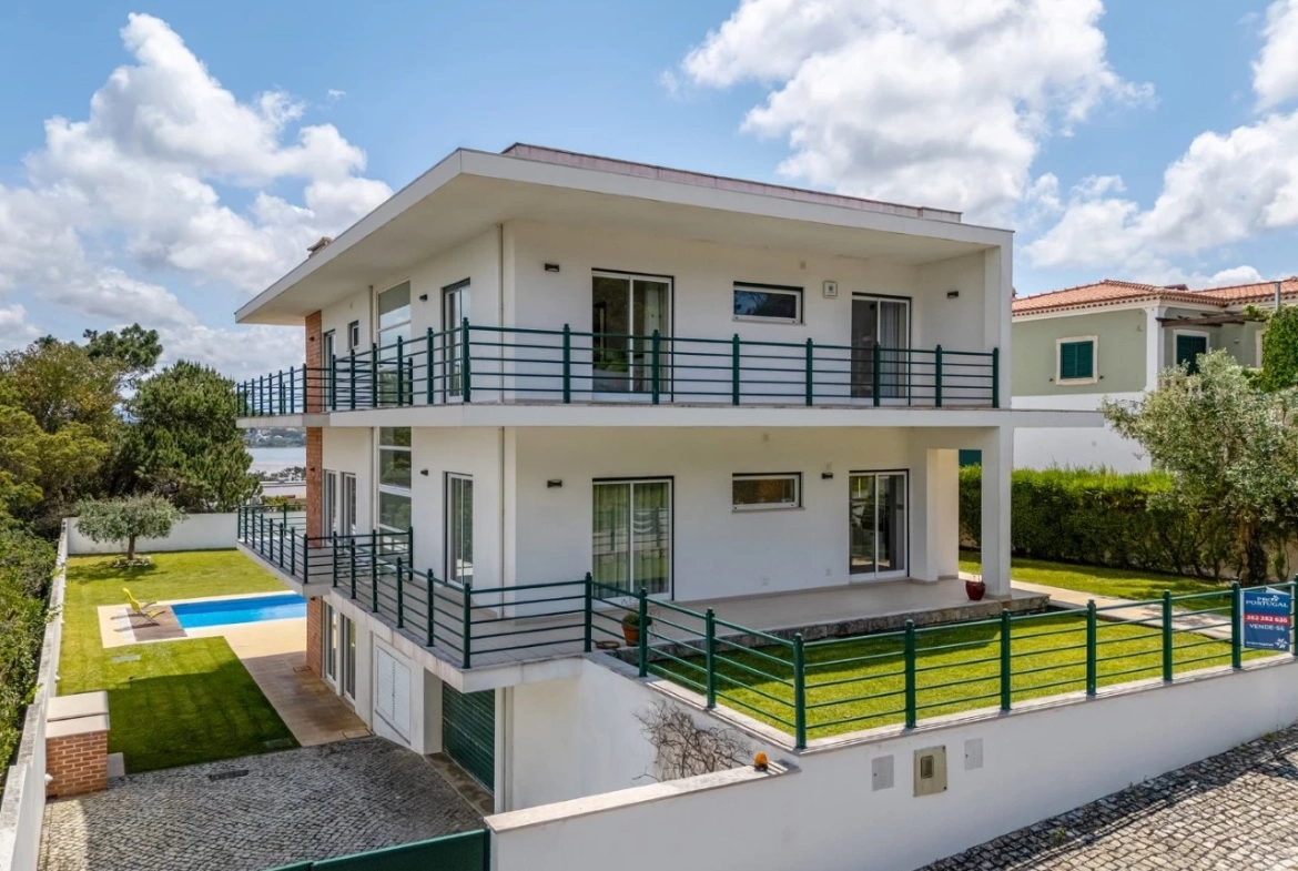 Moradia de Luxo com vista lagoa, praia e mar perto de vários campos de golfe