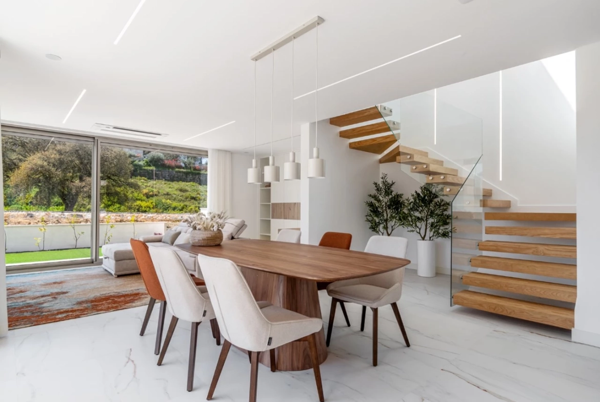 Moradias novas construídas com detalhes de qualidade e luxo!