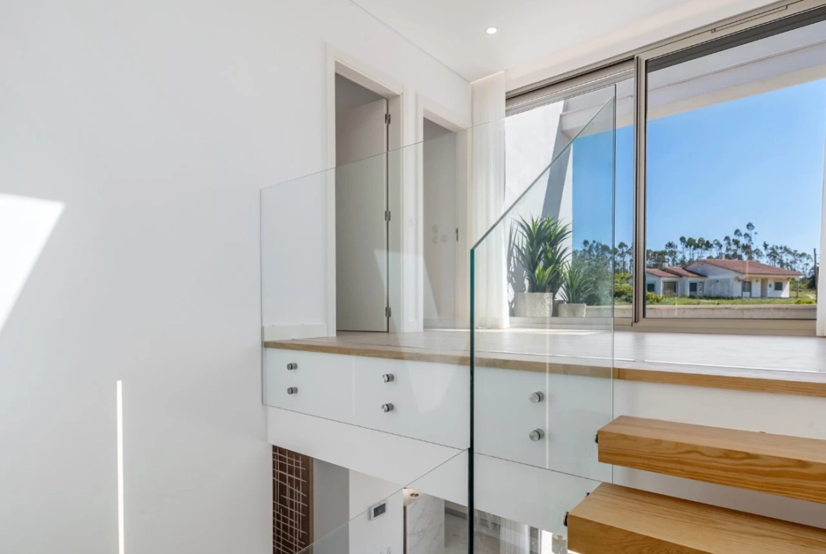 Moradias novas construídas com detalhes de qualidade e luxo!