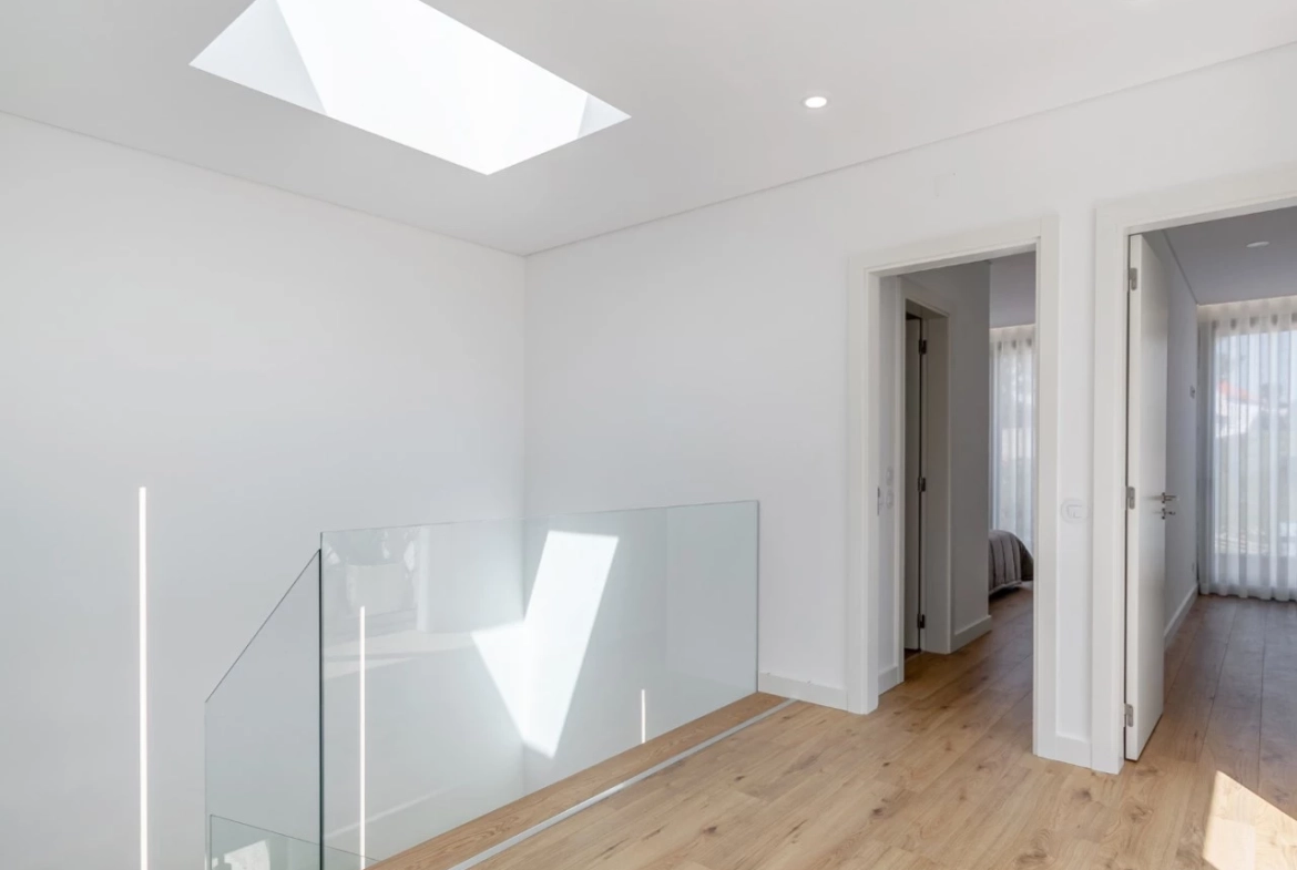 Moradias novas construídas com detalhes de qualidade e luxo!