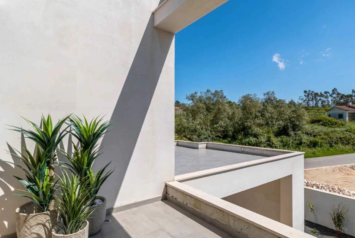 Moradias novas construídas com detalhes de qualidade e luxo!