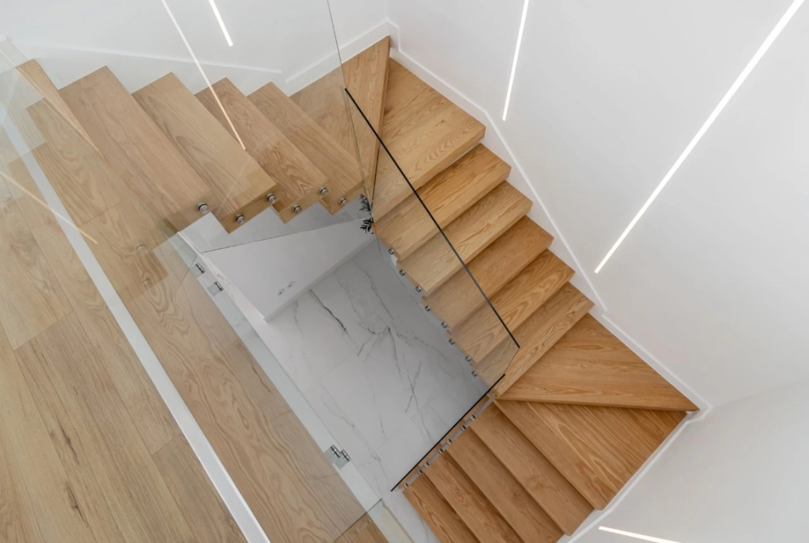 Moradias novas construídas com detalhes de qualidade e luxo!