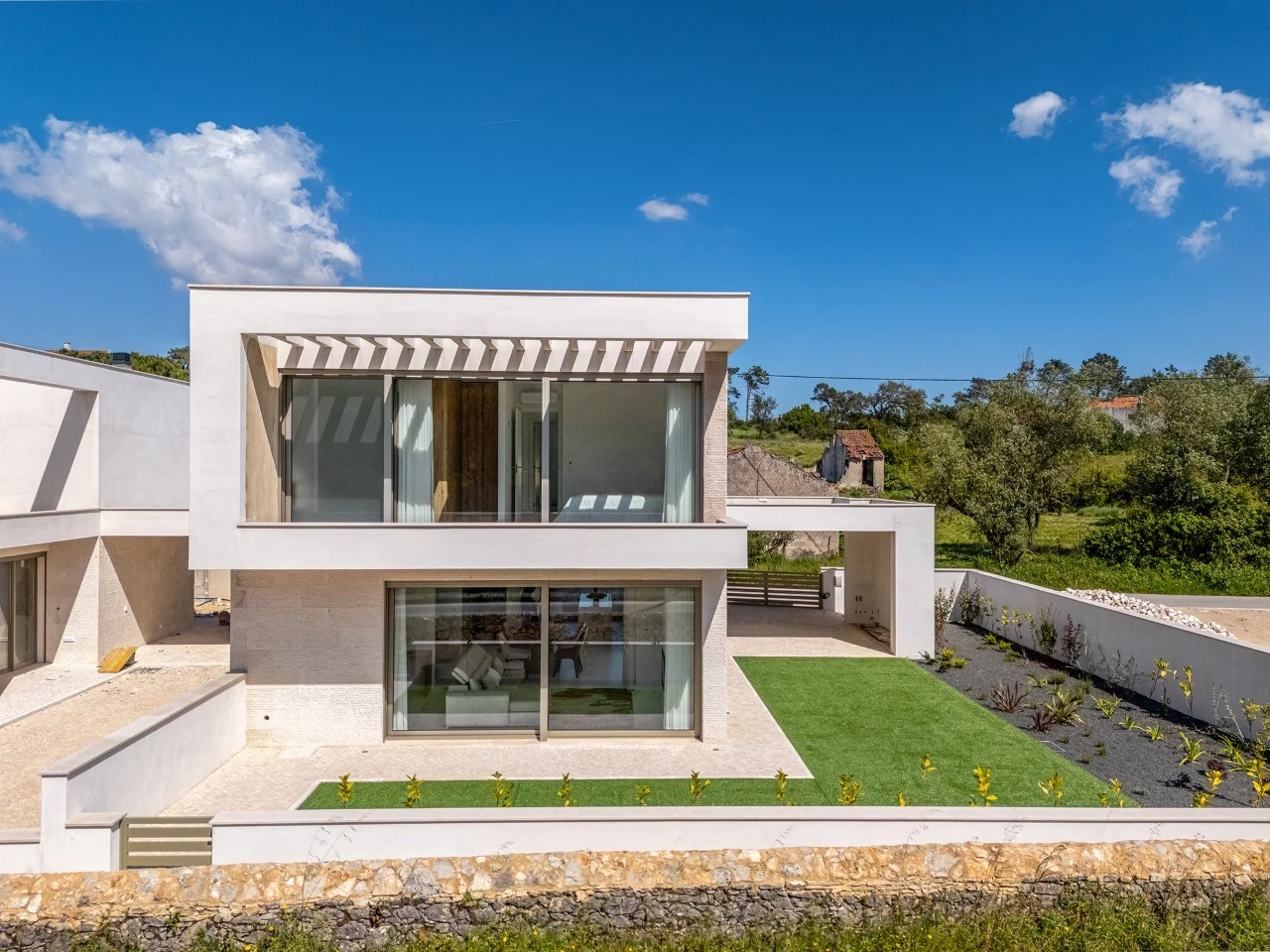 IDd8076e01-0000-0500-0000-0000158495b6.jpg Moradias novas construídas com detalhes de qualidade e luxo!