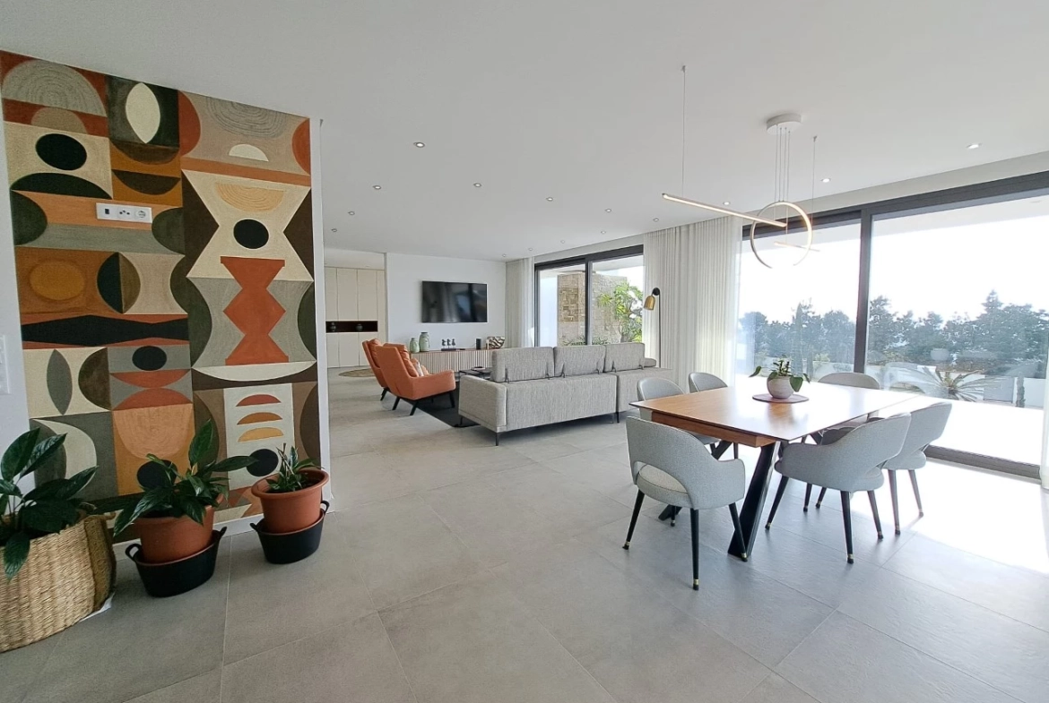 Moradia térrea contemporânea, a 5 minutos de Óbidos