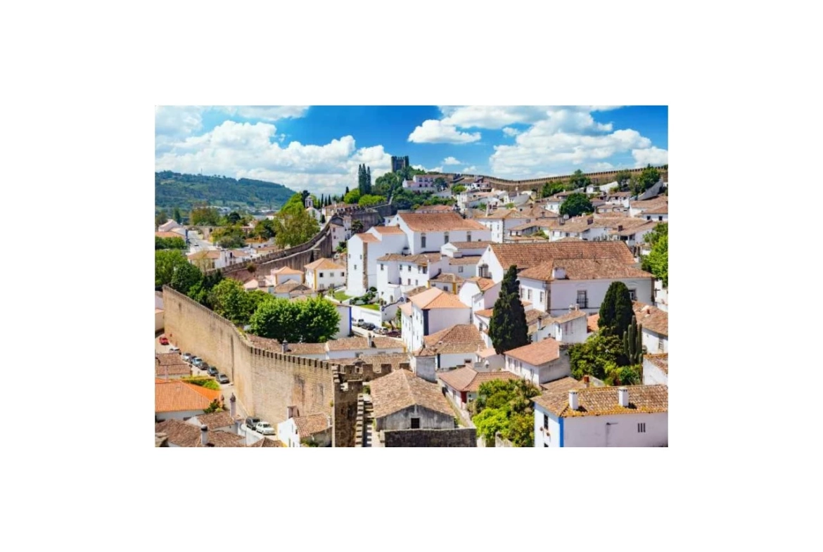 Moradia térrea contemporânea, a 5 minutos de Óbidos
