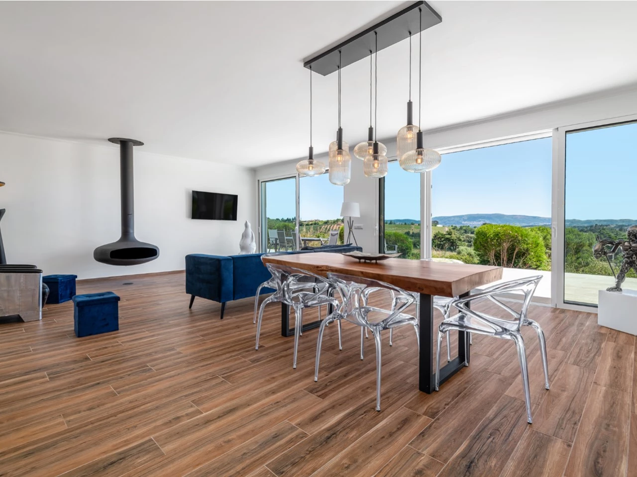 ID1d837201-0000-0500-0000-0000160985f6.jpg Moradia com amplo terreno e vista deslumbrante de campo e serra!