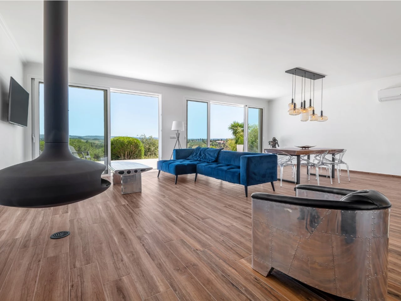 ID1d837201-0000-0500-0000-000016098607.jpg Moradia com amplo terreno e vista deslumbrante de campo e serra!