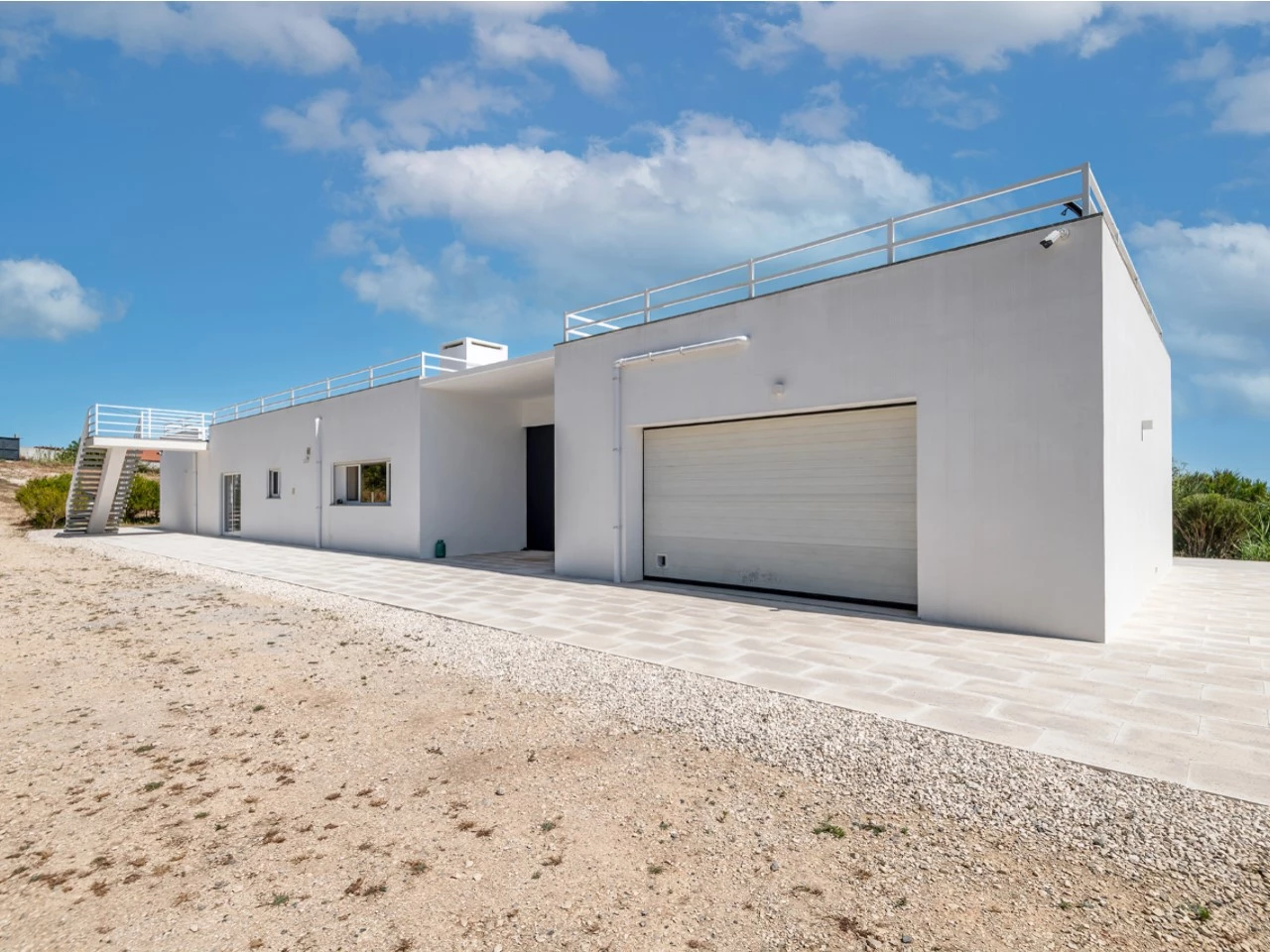 ID1d837201-0000-0500-0000-0000160986ba.jpg Moradia com amplo terreno e vista deslumbrante de campo e serra!