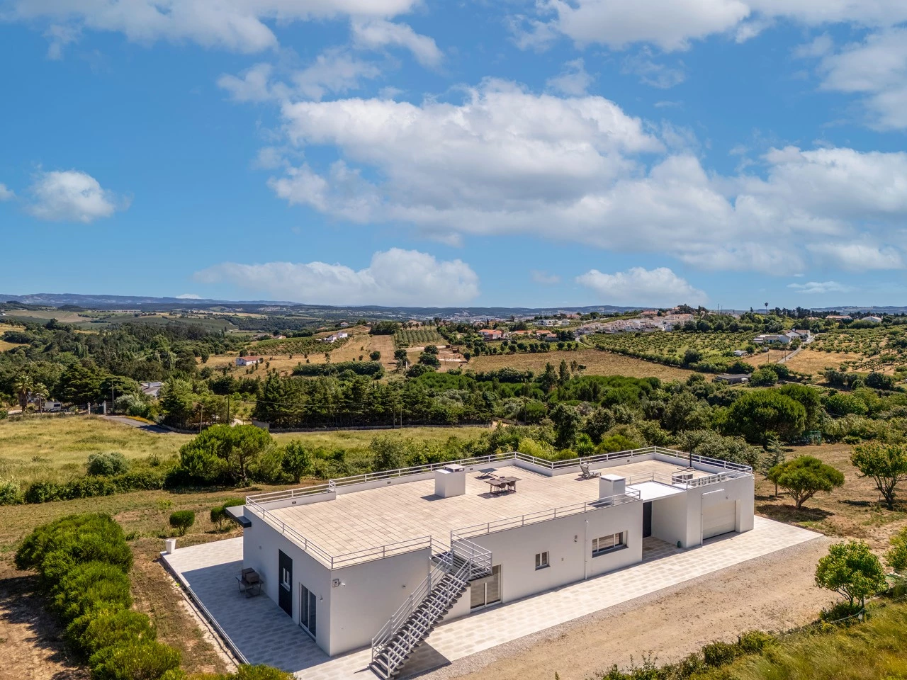 ID1d837201-0000-0500-0000-0000160986c4.jpg Moradia com amplo terreno e vista deslumbrante de campo e serra!