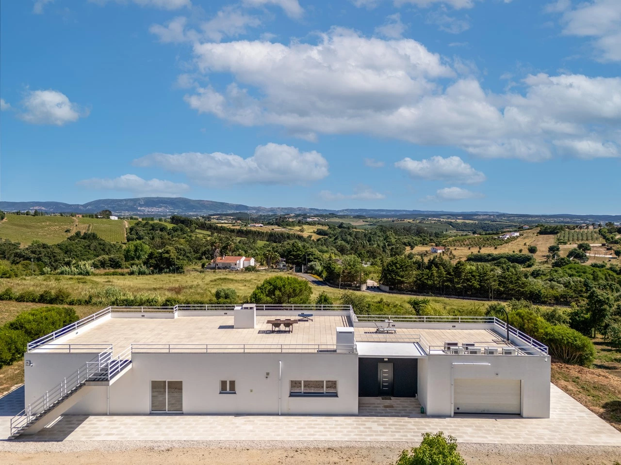 ID1d837201-0000-0500-0000-00001609871c.jpg Moradia com amplo terreno e vista deslumbrante de campo e serra!