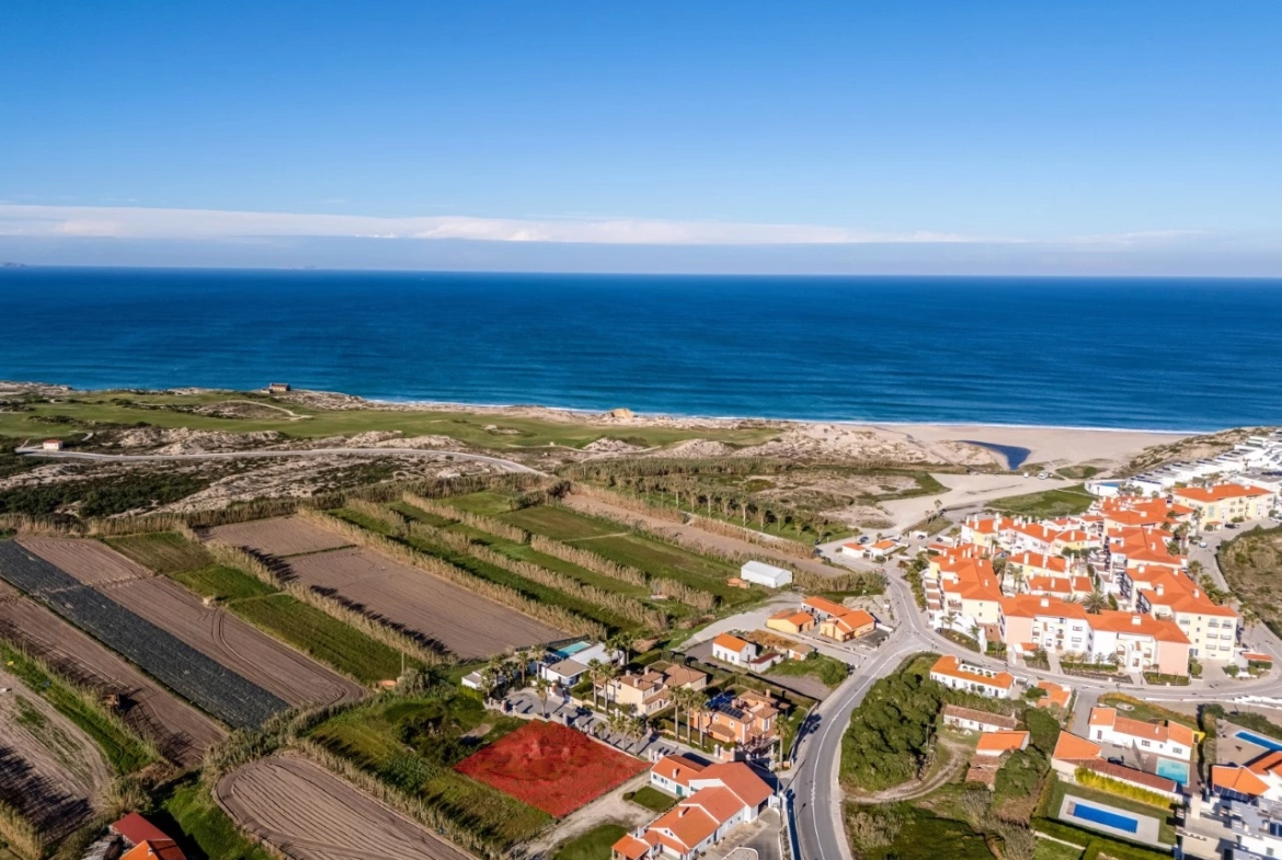 Lote no resort Praia D’El Rey apenas a 500 metros da praia