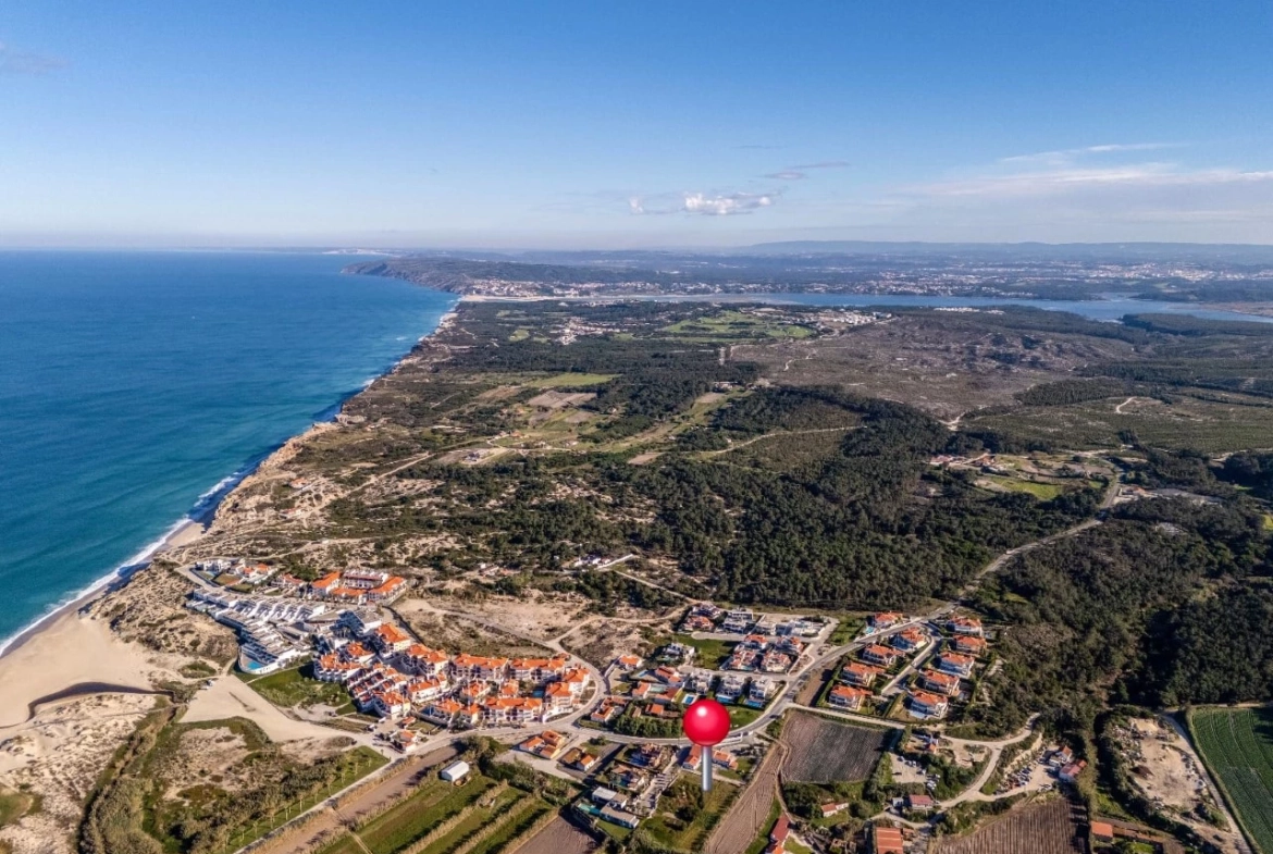 Lote no resort Praia D’El Rey apenas a 500 metros da praia
