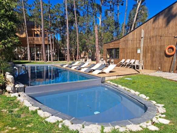 Eco Surf Resort entre a praia do Baleal e a Praia D’el Rey Golf&Beach Resort