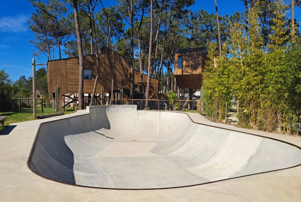 Eco Surf Resort entre a praia do Baleal e a Praia D’el Rey Golf&Beach Resort