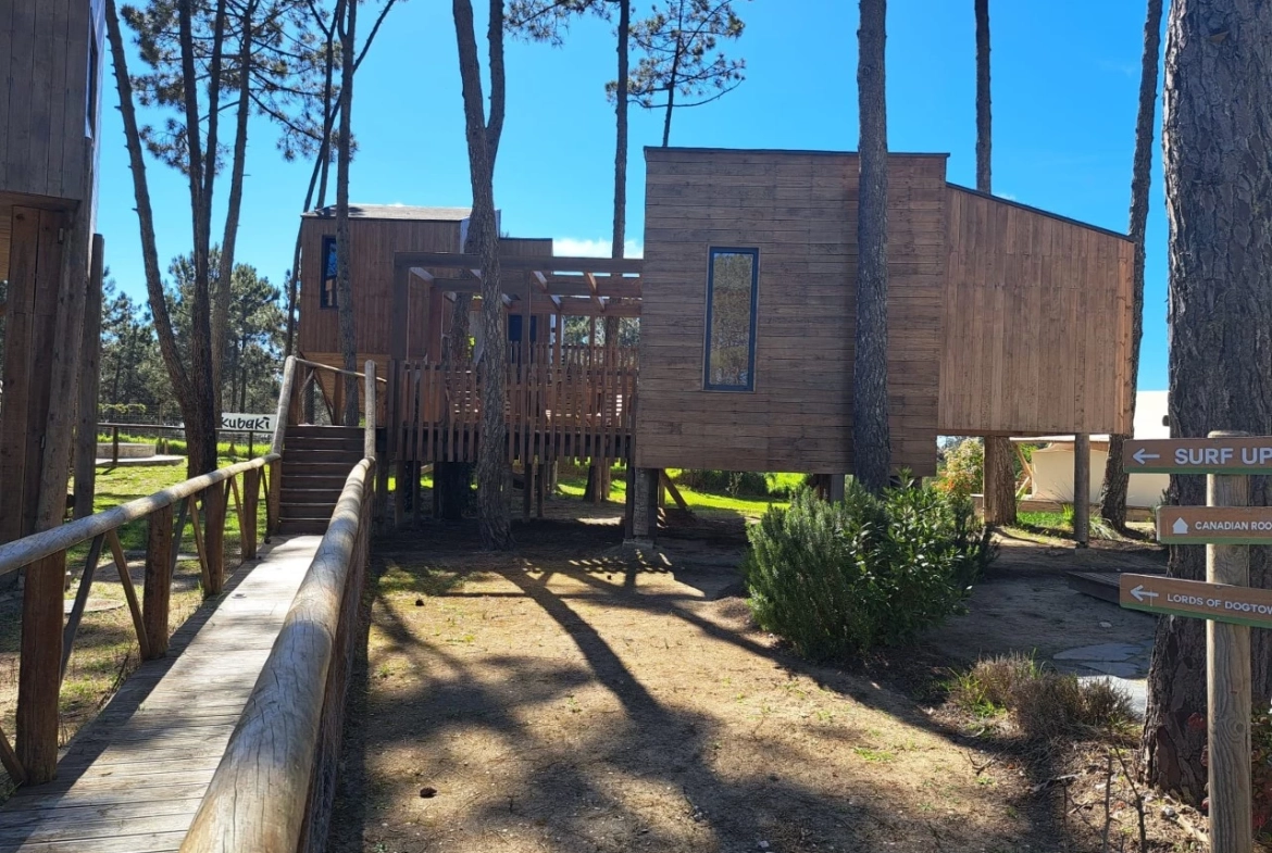 Eco Surf Resort entre a praia do Baleal e a Praia D’el Rey Golf&Beach Resort