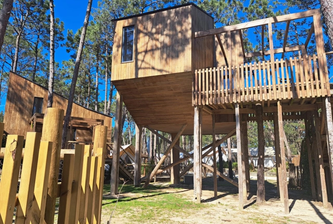 Eco Surf Resort entre a praia do Baleal e a Praia D’el Rey Golf&Beach Resort