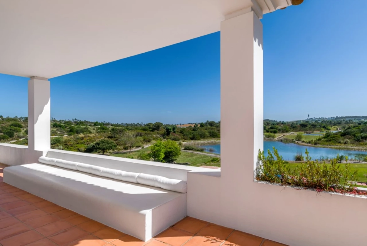 Moradia tradicional de luxo junto à Lagoa de Óbidos, golfe e praias da Costa de Prata